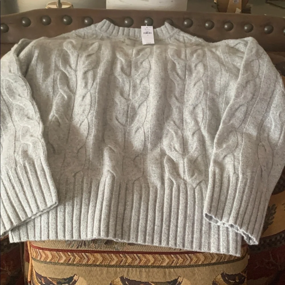 Banana Republic Light Gray Cable Knit Sweater SZ M - Picture 9 of 10